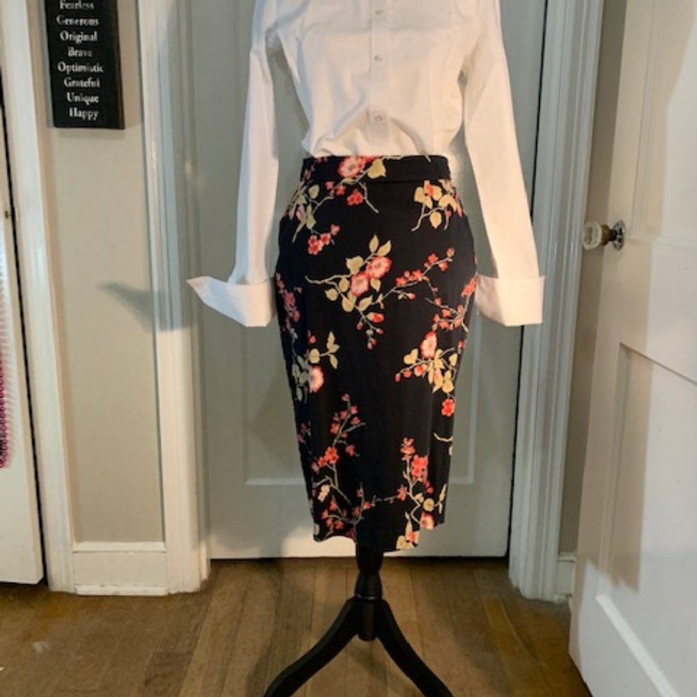Hugo Buscati Black floral pencil skirt